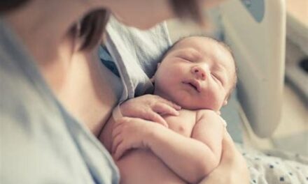 rüyada birinin kucağında bebek görmek iyi midir?