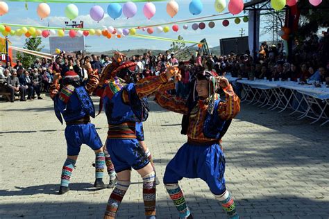 Kültürel Festivaller ve Etkinlikler: Türkiye'de Geleneksel Kutlamalar